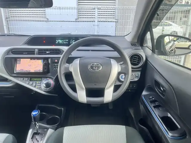 トヨタ アクア S 島根県 2014(平26)年 15.6万km ディープアメジストマイカメタリック 純正ナビ　/DVD再生　/Bluetooth　/バックカメラ　/ビルトインETC/前席シートヒーター　/横滑り防止装置　/プッシュスタート　/スマートキー　/純正フロアマット　/保証書　/取扱説明書