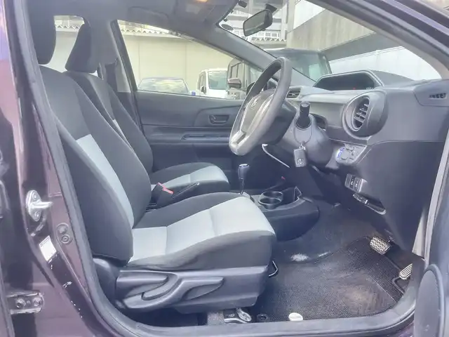 トヨタ アクア S 島根県 2014(平26)年 15.6万km ディープアメジストマイカメタリック 純正ナビ　/DVD再生　/Bluetooth　/バックカメラ　/ビルトインETC/前席シートヒーター　/横滑り防止装置　/プッシュスタート　/スマートキー　/純正フロアマット　/保証書　/取扱説明書