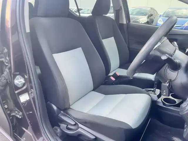 トヨタ アクア S 島根県 2014(平26)年 15.6万km ディープアメジストマイカメタリック 純正ナビ　/DVD再生　/Bluetooth　/バックカメラ　/ビルトインETC/前席シートヒーター　/横滑り防止装置　/プッシュスタート　/スマートキー　/純正フロアマット　/保証書　/取扱説明書