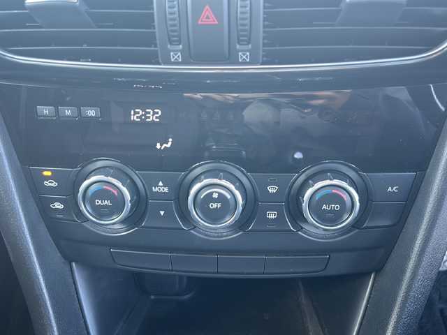 マツダ アテンザ セダン XD 香川県 2013(平25)年 8.3万km ジェットブラックマイカ 純正ナビ（フルセグTV/CD，DVD/BT)/バックカメラ/車間支援認知システム/HIDヘッドライト/ETC/ターボ/スペアキー