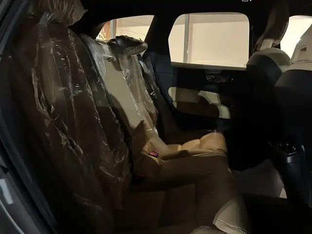 ボルボ ボルボ ＸＣ６０ アルティメット B5 AWD 岐阜県 2022(令4)年 3.5万km パール harman/kardonプレミアムサウンドオーディオシステム/衝突回避被害軽減ブレーキシステム/歩行者サイクリスト大型動物検知機能/インターセクションサポート右折時対向車検知機能/対向車対応機能/ステアリングサポート衝突回避支援機能/オンカミングレーンミティゲーション対向車線衝突回避支援機能/レーンキーピングエイド/ドライバーアラートコントロール/ロードサインインフォメーション/ランオフロードミティゲーション道路逸脱回避支援機能/リア衝突回避被害軽減ブレーキシステム/パイロットアシスト車線維持支援機能/全車速追従機能付ACCアダプティブクルーズコントロール/ステアリングアシスト付ブラインドスポットインフォメーションシステム/衝突回避被害軽減ブレーキ機能付CTA/360°ビューカメラ/先行車発進告知機能/Google Apps and Services/　Applecarplay　AndroidAuto/ヘッドアップディスプレイ/ステアリングヒーター/前席シートベンチレーション/全席シートヒーター/メモリー機能付きパワーシート