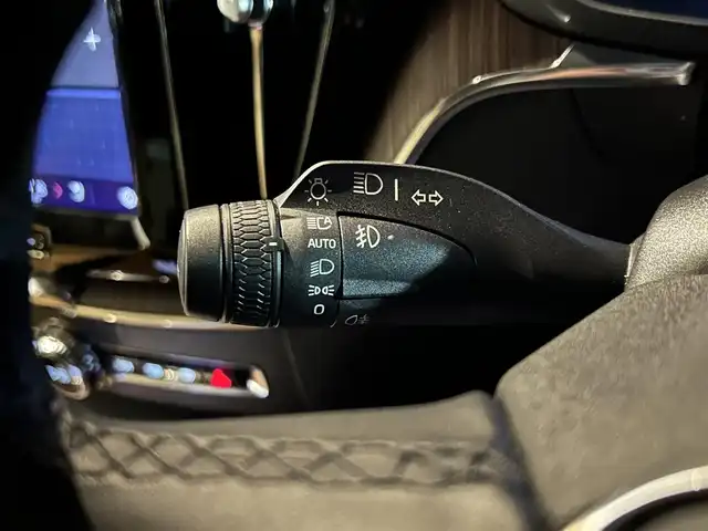 ボルボ ボルボ ＸＣ６０ アルティメット B5 AWD 岐阜県 2022(令4)年 3.5万km パール harman/kardonプレミアムサウンドオーディオシステム/衝突回避被害軽減ブレーキシステム/歩行者サイクリスト大型動物検知機能/インターセクションサポート右折時対向車検知機能/対向車対応機能/ステアリングサポート衝突回避支援機能/オンカミングレーンミティゲーション対向車線衝突回避支援機能/レーンキーピングエイド/ドライバーアラートコントロール/ロードサインインフォメーション/ランオフロードミティゲーション道路逸脱回避支援機能/リア衝突回避被害軽減ブレーキシステム/パイロットアシスト車線維持支援機能/全車速追従機能付ACCアダプティブクルーズコントロール/ステアリングアシスト付ブラインドスポットインフォメーションシステム/衝突回避被害軽減ブレーキ機能付CTA/360°ビューカメラ/先行車発進告知機能/Google Apps and Services/　Applecarplay　AndroidAuto/ヘッドアップディスプレイ/ステアリングヒーター/前席シートベンチレーション/全席シートヒーター/メモリー機能付きパワーシート