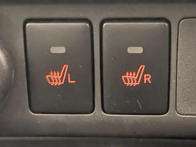 トヨタ ルーミー カスタムG－T 愛知県 2022(令4)年 0.6万km レーザーブルークリスタルシャイン 純正９型ナビ　全方位カメラ　シートヒーター　両側パワスラ　前後ドラレコ　ＥＴＣ　スマアシ　衝突軽減　追従クルコン　ＬＥＤオートライト　コーナーセンサー　電動パーキング　ロールシェード　純正マット　禁煙