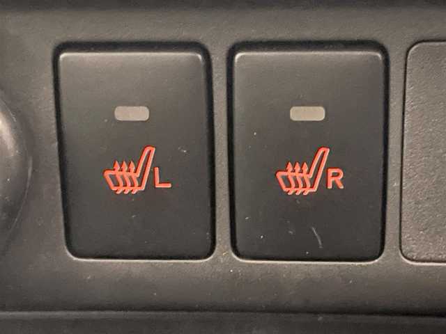 トヨタ ルーミー カスタムG－T 愛知県 2022(令4)年 0.6万km レーザーブルークリスタルシャイン 純正９型ナビ　全方位カメラ　シートヒーター　両側パワスラ　前後ドラレコ　ＥＴＣ　スマアシ　衝突軽減　追従クルコン　ＬＥＤオートライト　コーナーセンサー　電動パーキング　ロールシェード　純正マット　禁煙