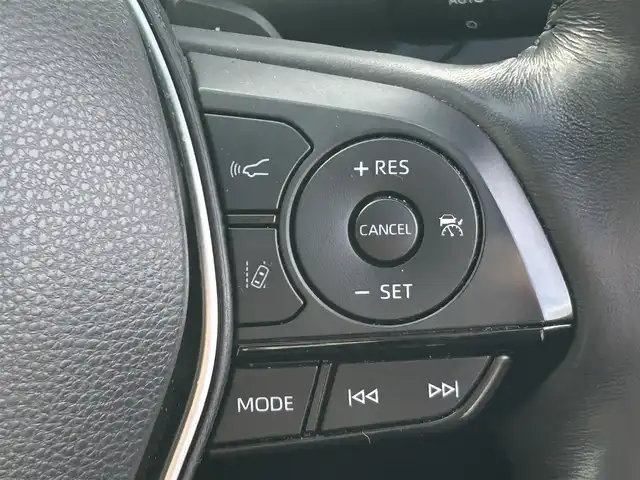 トヨタ クラウン ハイブリッド S 岡山県 2018(平30)年 11.8万km ブラック 登録時走行距離117380km/純正8インチナビ/（AM/FM/CD/DVD/BT/TV）/バックカメラ/D/N席シートヒーター/D/N席パワーシート/ステアリングヒーター/トヨタセーフティセンス/・プリクラッシュセーフティ/・レーンディパーチャアラート/・オートマチックハイビーム/・アダプティブクルーズコントロール/・ブラインドスポットモニター/純正17インチアルミホイール/前後ドライブレコーダー/電子パーキングアシスト/プッシュスタート