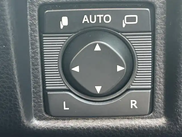 トヨタ クラウン ハイブリッド S 岡山県 2018(平30)年 11.8万km ブラック 登録時走行距離117380km/純正8インチナビ/（AM/FM/CD/DVD/BT/TV）/バックカメラ/D/N席シートヒーター/D/N席パワーシート/ステアリングヒーター/トヨタセーフティセンス/・プリクラッシュセーフティ/・レーンディパーチャアラート/・オートマチックハイビーム/・アダプティブクルーズコントロール/・ブラインドスポットモニター/純正17インチアルミホイール/前後ドライブレコーダー/電子パーキングアシスト/プッシュスタート