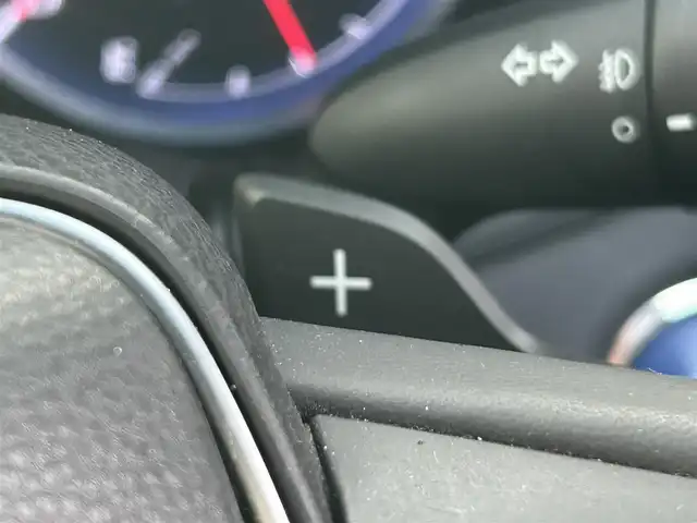 トヨタ クラウン ハイブリッド S 岡山県 2018(平30)年 11.8万km ブラック 登録時走行距離117380km/純正8インチナビ/（AM/FM/CD/DVD/BT/TV）/バックカメラ/D/N席シートヒーター/D/N席パワーシート/ステアリングヒーター/トヨタセーフティセンス/・プリクラッシュセーフティ/・レーンディパーチャアラート/・オートマチックハイビーム/・アダプティブクルーズコントロール/・ブラインドスポットモニター/純正17インチアルミホイール/前後ドライブレコーダー/電子パーキングアシスト/プッシュスタート