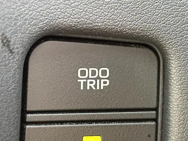 トヨタ クラウン ハイブリッド S 岡山県 2018(平30)年 11.8万km ブラック 登録時走行距離117380km/純正8インチナビ/（AM/FM/CD/DVD/BT/TV）/バックカメラ/D/N席シートヒーター/D/N席パワーシート/ステアリングヒーター/トヨタセーフティセンス/・プリクラッシュセーフティ/・レーンディパーチャアラート/・オートマチックハイビーム/・アダプティブクルーズコントロール/・ブラインドスポットモニター/純正17インチアルミホイール/前後ドライブレコーダー/電子パーキングアシスト/プッシュスタート