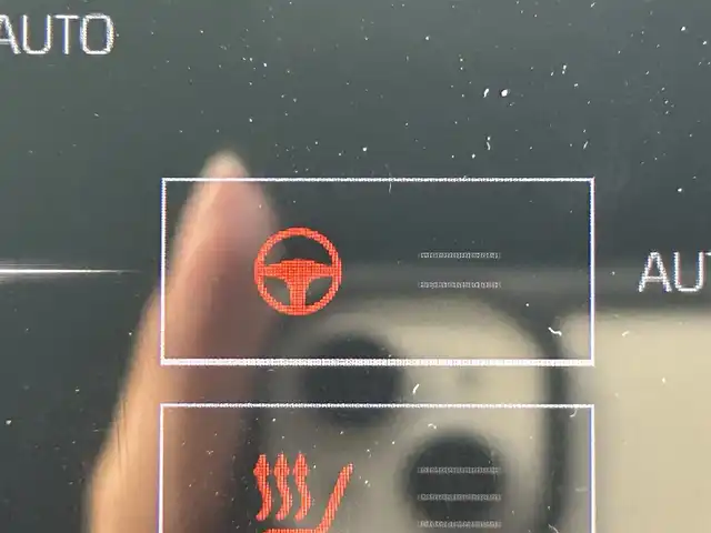 トヨタ クラウン ハイブリッド S 岡山県 2018(平30)年 11.8万km ブラック 登録時走行距離117380km/純正8インチナビ/（AM/FM/CD/DVD/BT/TV）/バックカメラ/D/N席シートヒーター/D/N席パワーシート/ステアリングヒーター/トヨタセーフティセンス/・プリクラッシュセーフティ/・レーンディパーチャアラート/・オートマチックハイビーム/・アダプティブクルーズコントロール/・ブラインドスポットモニター/純正17インチアルミホイール/前後ドライブレコーダー/電子パーキングアシスト/プッシュスタート