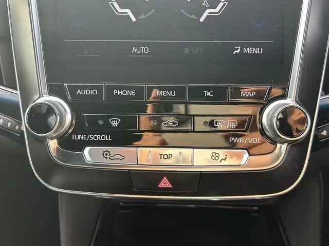 トヨタ クラウン ハイブリッド S 岡山県 2018(平30)年 11.8万km ブラック 登録時走行距離117380km/純正8インチナビ/（AM/FM/CD/DVD/BT/TV）/バックカメラ/D/N席シートヒーター/D/N席パワーシート/ステアリングヒーター/トヨタセーフティセンス/・プリクラッシュセーフティ/・レーンディパーチャアラート/・オートマチックハイビーム/・アダプティブクルーズコントロール/・ブラインドスポットモニター/純正17インチアルミホイール/前後ドライブレコーダー/電子パーキングアシスト/プッシュスタート