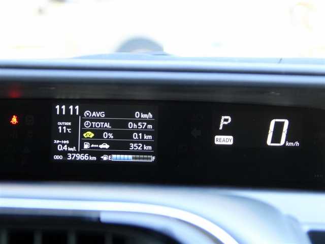 トヨタ アクア G ソフトレザーセレクション 愛媛県 2017(平29)年 3.8万km グレーメタリック 純正ナビ/TV Bluetooth CD SD/バックカメラ/ソフトレザーシート/トヨタセーフティセンスC/プリクラッシュセーフティシステム/オートハイビーム/車線逸脱警報/クルーズコントロール/ステアリングスイッチ/LEDヘッドライト（オート機能）/フォグランプ/プッシュスタート/スマートキー2個/取説・メンテナンスノート/ワンオーナー/禁煙車