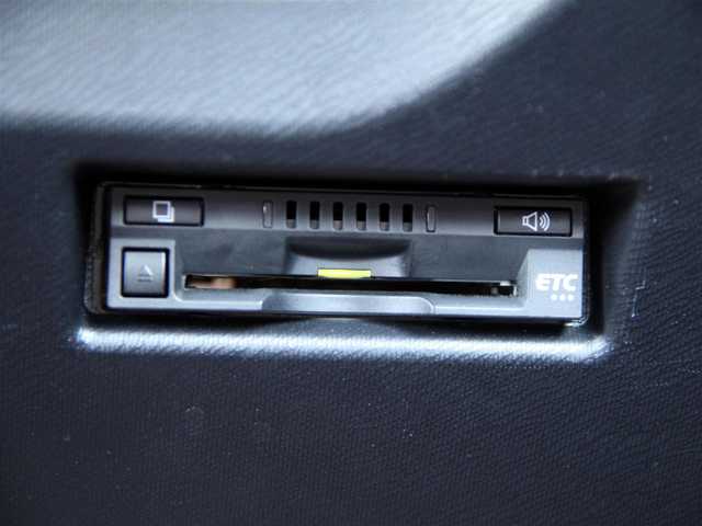 トヨタ アクア G ソフトレザーセレクション 愛媛県 2017(平29)年 3.8万km グレーメタリック 純正ナビ/TV Bluetooth CD SD/バックカメラ/ソフトレザーシート/トヨタセーフティセンスC/プリクラッシュセーフティシステム/オートハイビーム/車線逸脱警報/クルーズコントロール/ステアリングスイッチ/LEDヘッドライト（オート機能）/フォグランプ/プッシュスタート/スマートキー2個/取説・メンテナンスノート/ワンオーナー/禁煙車