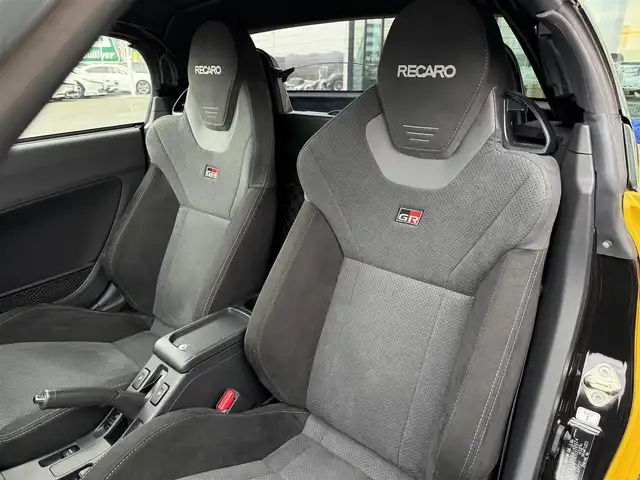 ダイハツ コペン GRスポーツ 東京都 2023(令5)年 0.3万km ジョーヌイエロー 純正ナビ(ＮＭＺＫ－Ｗ７３Ｄ)/【ipod/USB/SD/DISC/TV/FM/AM/BT】/電動オープンルーフ/純正BBS16インチAW/GR SPORT専用ショックアブソーバー/ドライブレコーダー/ETC/シートヒーター/LEＤヘッドライト/フォグランプ/オートライト/パドルシフト/アイドリングストップ/プッシュスタート/スマートキー