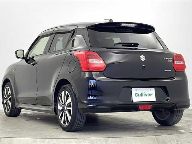 スズキ スイフト HYBRID RS 大阪府 2018(平30)年 5.5万km スーパーブラックパール 純正8インチナビ/【フルセグTV/Bluetooth/CD/DVD/USB/FM/AM】/全方位カメラ/スズキセーフティーサポート/デュアルセンサーブレーキサポート/・車線逸脱警報/・アダクティブクルーズコントロール/・ハイビームアシスト/・発進お知らせ機能/パドルシフト/運転席シートヒーター/LEDヘッドライト/オートハイビーム/純正16インチAW/スマートキー/スペアキー1本