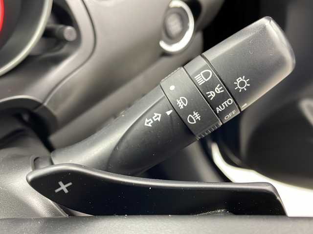 スズキ スイフト HYBRID RS 大阪府 2018(平30)年 5.5万km スーパーブラックパール 純正8インチナビ/【フルセグTV/Bluetooth/CD/DVD/USB/FM/AM】/全方位カメラ/スズキセーフティーサポート/デュアルセンサーブレーキサポート/・車線逸脱警報/・アダクティブクルーズコントロール/・ハイビームアシスト/・発進お知らせ機能/パドルシフト/運転席シートヒーター/LEDヘッドライト/オートハイビーム/純正16インチAW/スマートキー/スペアキー1本