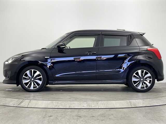 スズキ スイフト HYBRID RS 大阪府 2018(平30)年 5.5万km スーパーブラックパール 純正8インチナビ/【フルセグTV/Bluetooth/CD/DVD/USB/FM/AM】/全方位カメラ/スズキセーフティーサポート/デュアルセンサーブレーキサポート/・車線逸脱警報/・アダクティブクルーズコントロール/・ハイビームアシスト/・発進お知らせ機能/パドルシフト/運転席シートヒーター/LEDヘッドライト/オートハイビーム/純正16インチAW/スマートキー/スペアキー1本