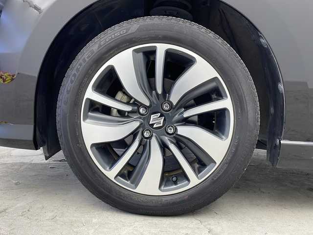 スズキ スイフト HYBRID RS 大阪府 2018(平30)年 5.5万km スーパーブラックパール 純正8インチナビ/【フルセグTV/Bluetooth/CD/DVD/USB/FM/AM】/全方位カメラ/スズキセーフティーサポート/デュアルセンサーブレーキサポート/・車線逸脱警報/・アダクティブクルーズコントロール/・ハイビームアシスト/・発進お知らせ機能/パドルシフト/運転席シートヒーター/LEDヘッドライト/オートハイビーム/純正16インチAW/スマートキー/スペアキー1本