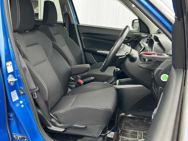 スズキ スイフト HYBRID RS 鹿児島県 2017(平29)年 16.3万km スピーディーブルーM クルーズコントロール　/ドライブレコーダー　/ビルトインETC　/シートヒーター　/社外ナビ（FH-9300DVS） /Bluetoothオーディオ　/アイドリングストップ　/パドルシフト　/MTモード付AT/純正アルミホイール（16インチ）/横滑り防止装置/レーンキープアシスト/LEDヘッドライト/エアバック（W＋サイド）