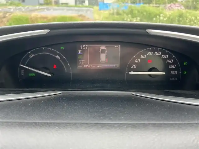 トヨタ シエンタ ハイブリッド G 富山県 2015(平27)年 1.9万km ホワイトパールクリスタルシャイン ワンオーナー/CDオーディオ/衝突軽減ブレーキ/オートマチックハイビーム/レーンディパーチャーアラート/両側パワースライドドア/運転席助手席シートヒーター/LEDオートライト/スマートキー/プッシュスタートエンジン/ホイール付き夏タイヤ4本積込