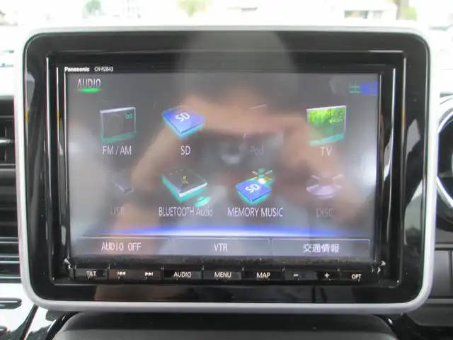 スズキ スペーシア カスタム HYBRID XS 千葉県 2018(平30)年 4.5万km ピュアホワイトP ワンオーナー/純正8インチナビ、フルセグTV/バックカメラ/オーディオ【CD/DVD/SD?BT/USB】/両側パワースライドドア/デュアルセンサーブレーキサポート/LEDヘッドライト&LEDフォグ/純正15インチアルミホイール/ウィンカードアミラー/コーナーセンサー/スイッチ付き革巻きステアリング/後席送風サーキュレーター/ハーフレザーシート/運転席シートヒーター/ドライブレコーダー&ビルトインETC/スマートキー