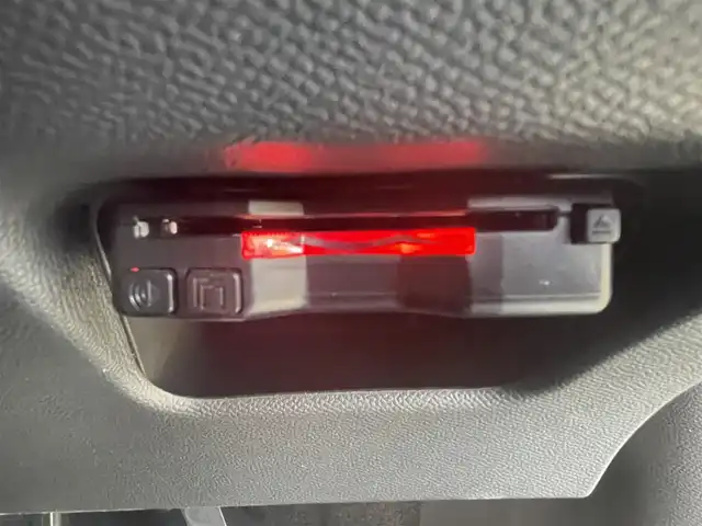 プジョー ２００８ GT ブルー HDi 高知県 2022(令4)年 0.8万km シルバーⅡ アクティブセーフティブレーキ/アクティブクルーズコントロール/レーンキープアシスト/ブラインドスポットモニター/ディスプレイオーディオ/【Bluetooth/AppleCarPlay/AndroidAuto/USB/FM】/疲労検知システム/パーキングセンサー/インテリジェントハイビーム/ハーフレザーシート/前席シートヒーター/前後ドライブレコーダー/パドルシフト/ストップ＆スタート/ノーマルタイヤ４本