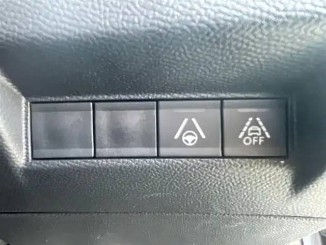 プジョー ２００８ GT ブルー HDi 高知県 2022(令4)年 0.8万km シルバーⅡ アクティブセーフティブレーキ/アクティブクルーズコントロール/レーンキープアシスト/ブラインドスポットモニター/ディスプレイオーディオ/【Bluetooth/AppleCarPlay/AndroidAuto/USB/FM】/疲労検知システム/パーキングセンサー/インテリジェントハイビーム/ハーフレザーシート/前席シートヒーター/前後ドライブレコーダー/パドルシフト/ストップ＆スタート/ノーマルタイヤ４本