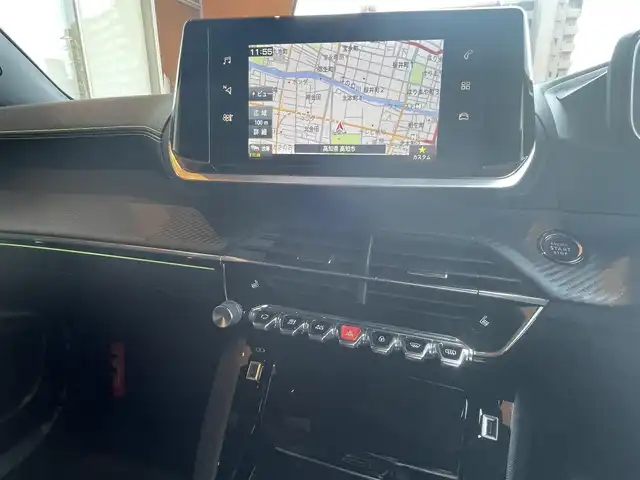 プジョー ２００８ GT ブルー HDi 高知県 2022(令4)年 0.8万km シルバーⅡ アクティブセーフティブレーキ/アクティブクルーズコントロール/レーンキープアシスト/ブラインドスポットモニター/ディスプレイオーディオ/【Bluetooth/AppleCarPlay/AndroidAuto/USB/FM】/疲労検知システム/パーキングセンサー/インテリジェントハイビーム/ハーフレザーシート/前席シートヒーター/前後ドライブレコーダー/パドルシフト/ストップ＆スタート/ノーマルタイヤ４本