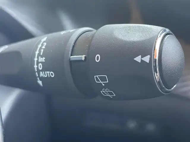 プジョー ２００８ GT ブルー HDi 高知県 2022(令4)年 0.8万km シルバーⅡ アクティブセーフティブレーキ/アクティブクルーズコントロール/レーンキープアシスト/ブラインドスポットモニター/ディスプレイオーディオ/【Bluetooth/AppleCarPlay/AndroidAuto/USB/FM】/疲労検知システム/パーキングセンサー/インテリジェントハイビーム/ハーフレザーシート/前席シートヒーター/前後ドライブレコーダー/パドルシフト/ストップ＆スタート/ノーマルタイヤ４本