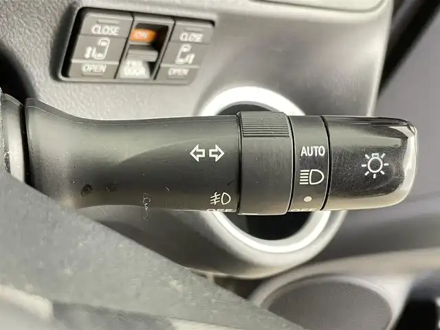 トヨタ シエンタ G クエロ 千葉県 2018(平30)年 9.6万km クールボルドーガラスフレーク トヨタセーフティセンス/・プリクラッシュセーフティ/・レーンディパーチャーアラート/・先行車発進/純正7インチSDナビ/CD BT MSV フルセグ/バックカメラ/両側パワースライドドア/LEDオートライト/ハーフレザーシート/純正16インチアルミホイール/革巻きステアリング/ステアリングスイッチ/ドアバイザー/純正フロアマット/プッシュスタート/スマートキー/ETC