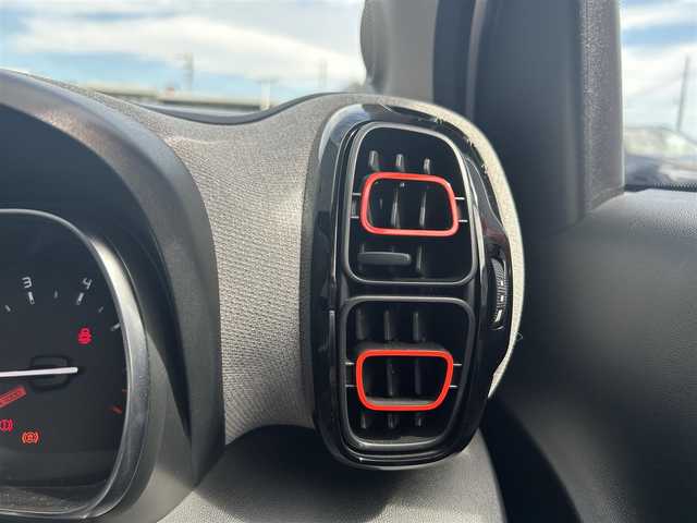 シトロエン Ｃ３ エアクロス シャイン 滋賀県 2020(令2)年 3.3万km 白 アクティブセーフティブレーキ/レーンキープアシスト/ブラインドスポット/レベライザー/ワイヤレスチャージ/純正ナビ/AppleCarPlay/フルセグTV/バックカメラ/ETC/クルーズコントロール/純正16インチアルミホイール/プッシュスタート/ルーフレール/LEDヘッドライト