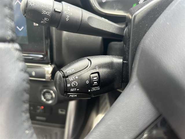 シトロエン Ｃ３ エアクロス シャイン 滋賀県 2020(令2)年 3.3万km 白 アクティブセーフティブレーキ/レーンキープアシスト/ブラインドスポット/レベライザー/ワイヤレスチャージ/純正ナビ/AppleCarPlay/フルセグTV/バックカメラ/ETC/クルーズコントロール/純正16インチアルミホイール/プッシュスタート/ルーフレール/LEDヘッドライト
