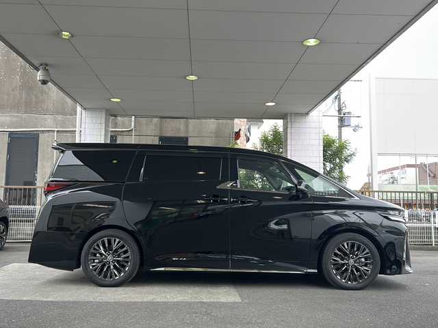 トヨタ ヴェルファイア ハイブリット Z プレミア 京都府 2023(令5)年 2.5万km ブラック 純正14インチナビ/Bluetooth/フルセグTV/パノラミックビューモニター/バックカメラ/両側パワースライドドア/ガラスルーフ/クルーズコントロール/アドバンストパーク/アドバンストドライブ/ビルトインETC2.0/パワーバックドア/メモリーパワーシート/シートヒーター/エアシート/禁煙/プリクラッシュセーフティ/前後コーナーセンサー/レーンキープアシスト/BSM/オートライト/オートマチックハイビーム/3列シート/ユニバーサルステップ/純正19インチAW/電動パーキングブレーキ/プッシュスタート/ステアリングスイッチ/パドルシフト/純正ドアバイザー/純正フロアマット/保証書/スマートキースペア