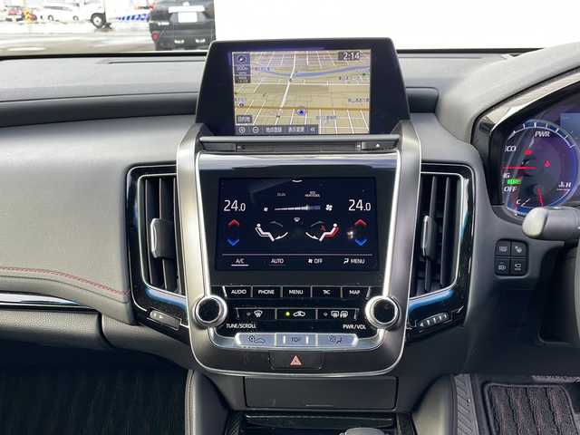 トヨタ クラウン ハイブリッド RS Four リミテッド 道北・旭川 2020(令2)年 5.1万km ホワイトパールクリスタルシャイン /4WD//寒冷地仕様//3眼LEDヘッドライトシーケンシャルウインカー//純正メモリナビ//CD/DVD/BD/SD/MSV/BT/USB/フルセグ//パノラミックビューモニター//トヨタセーフティセンス//PCS/ACC/LTA/BSM/RCTA/PKSB/RSA/HUD//クリアランスソナー//パーキングアシスト//ハーフレザーシート//パワーシート//シートヒーター//ステアリングヒーター//ミラーヒーター//オートハイビーム//オートライト//LEDヘッドライト//フォグライト//ヘッドライトウォッシャー//オートリトラミラー//オートワイパー//ビルトインETC//純正エンジンスターター//AC100V//フロントデアイサー//純正フロアマット//ドアバイザー//AW冬タイヤ積み込み