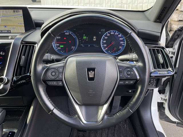 トヨタ クラウン ハイブリッド RS Four リミテッド 道北・旭川 2020(令2)年 5.1万km ホワイトパールクリスタルシャイン /4WD//寒冷地仕様//3眼LEDヘッドライトシーケンシャルウインカー//純正メモリナビ//CD/DVD/BD/SD/MSV/BT/USB/フルセグ//パノラミックビューモニター//トヨタセーフティセンス//PCS/ACC/LTA/BSM/RCTA/PKSB/RSA/HUD//クリアランスソナー//パーキングアシスト//ハーフレザーシート//パワーシート//シートヒーター//ステアリングヒーター//ミラーヒーター//オートハイビーム//オートライト//LEDヘッドライト//フォグライト//ヘッドライトウォッシャー//オートリトラミラー//オートワイパー//ビルトインETC//純正エンジンスターター//AC100V//フロントデアイサー//純正フロアマット//ドアバイザー//AW冬タイヤ積み込み