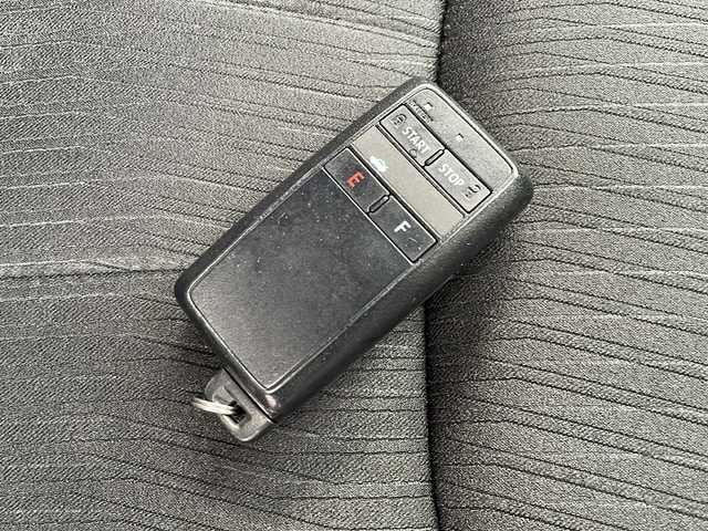 トヨタ クラウン ハイブリッド RS Four リミテッド 道北・旭川 2020(令2)年 5.1万km ホワイトパールクリスタルシャイン /4WD//寒冷地仕様//3眼LEDヘッドライトシーケンシャルウインカー//純正メモリナビ//CD/DVD/BD/SD/MSV/BT/USB/フルセグ//パノラミックビューモニター//トヨタセーフティセンス//PCS/ACC/LTA/BSM/RCTA/PKSB/RSA/HUD//クリアランスソナー//パーキングアシスト//ハーフレザーシート//パワーシート//シートヒーター//ステアリングヒーター//ミラーヒーター//オートハイビーム//オートライト//LEDヘッドライト//フォグライト//ヘッドライトウォッシャー//オートリトラミラー//オートワイパー//ビルトインETC//純正エンジンスターター//AC100V//フロントデアイサー//純正フロアマット//ドアバイザー//AW冬タイヤ積み込み