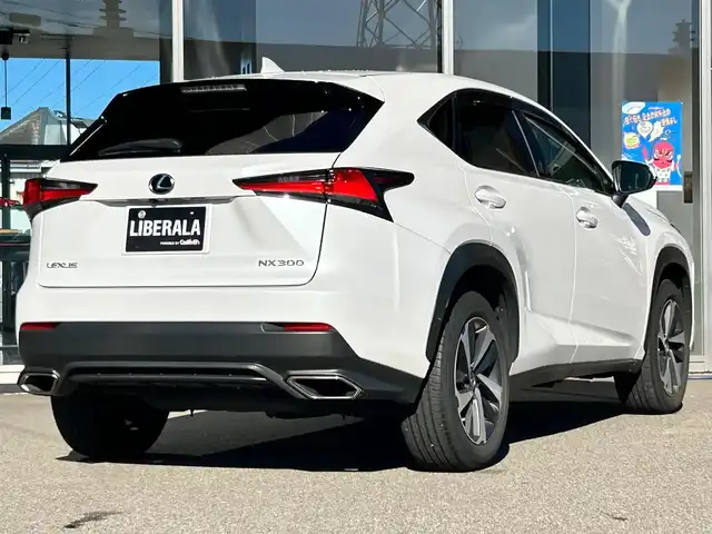 レクサス ＮＸ 300 Iパッケージ 富山県 2017(平29)年 9.9万km 白 純正SDナビ/Bluetooth接続/フルセグTV/AM/FMラジオ/Miracast/CD再生/バックカメラ/サンルーフ/ＡＣＣ/パワーバックドア/ドラレコ/D/N席パワーシート/D/N席シートヒーター/ステアリングヒーター/オートハイビーム/オートホールド/ETC2.0/横滑り防止/アイドリングストップ/車線逸脱防止