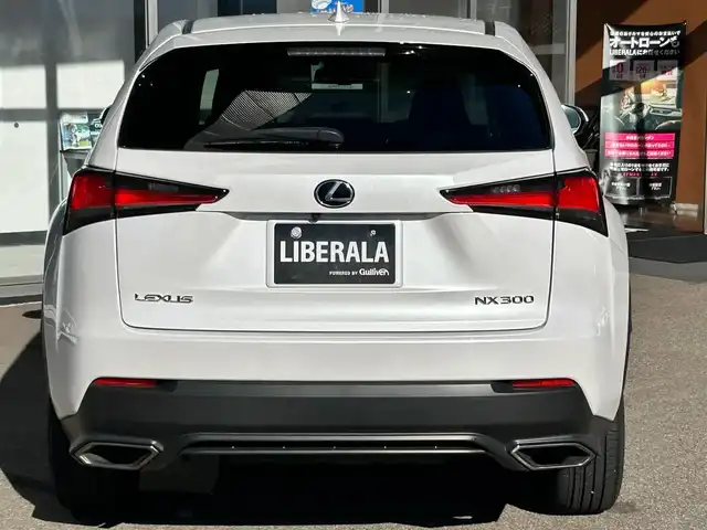 レクサス ＮＸ 300 Iパッケージ 富山県 2017(平29)年 9.9万km 白 純正SDナビ/Bluetooth接続/フルセグTV/AM/FMラジオ/Miracast/CD再生/バックカメラ/サンルーフ/ＡＣＣ/パワーバックドア/ドラレコ/D/N席パワーシート/D/N席シートヒーター/ステアリングヒーター/オートハイビーム/オートホールド/ETC2.0/横滑り防止/アイドリングストップ/車線逸脱防止