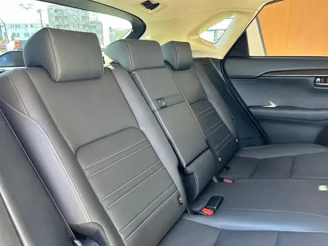 レクサス ＮＸ 300 Iパッケージ 富山県 2017(平29)年 9.9万km 白 純正SDナビ/Bluetooth接続/フルセグTV/AM/FMラジオ/Miracast/CD再生/バックカメラ/サンルーフ/ＡＣＣ/パワーバックドア/ドラレコ/D/N席パワーシート/D/N席シートヒーター/ステアリングヒーター/オートハイビーム/オートホールド/ETC2.0/横滑り防止/アイドリングストップ/車線逸脱防止