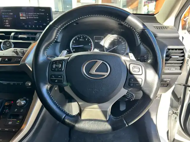 レクサス ＮＸ 300 Iパッケージ 富山県 2017(平29)年 9.9万km 白 純正SDナビ/Bluetooth接続/フルセグTV/AM/FMラジオ/Miracast/CD再生/バックカメラ/サンルーフ/ＡＣＣ/パワーバックドア/ドラレコ/D/N席パワーシート/D/N席シートヒーター/ステアリングヒーター/オートハイビーム/オートホールド/ETC2.0/横滑り防止/アイドリングストップ/車線逸脱防止