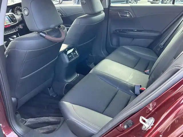 ホンダ アコード ハイブリッド EX 愛媛県 2017(平29)年 3.8万km プレミアムディープロッソパール メーカーオプション純正ナビ/BT/AM・FM/CD/DVD/フルセグTV/ビルトインETC/前方ドライブレコーダー/D+N席パワーシート/シートメモリー/全席シートヒーター/追従型クルーズコントロール/オートホールド/レーンキープアシスト/衝突軽減システム/前後コーナーセンサー/バックカメラ・左サイドカメラ/純正アルミホイール/純正フロアマット