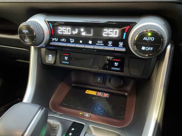 トヨタ ＲＡＶ４ ハイブリッドG 新潟県 2022(令4)年 3.1万km センシュアルレッドマイカ 4WD/純正9インチナビ/(AM/FM/Miracast/Bluetooth)/フルセグTV/トヨタセーフティセンス/・プリクラッシュセーフティ/・レーンキープアシスト/・オートハイビーム/・レーダークルーズコントロール/ブラインドスポットモニター/全方位カメラ/ビルトインＥＴＣ2.0/D/N席シートヒーター/D/N席エアシート/ステアリングヒーター/ＬＥＤヘッドライト/前後ドライブレコーダー/オートブレーキホールド/電動リアゲート/AC100V/置くだけ充電