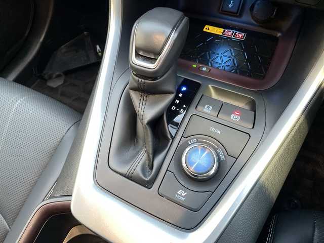 トヨタ ＲＡＶ４ ハイブリッドG 新潟県 2022(令4)年 3.1万km センシュアルレッドマイカ 4WD/純正9インチナビ/(AM/FM/Miracast/Bluetooth)/フルセグTV/トヨタセーフティセンス/・プリクラッシュセーフティ/・レーンキープアシスト/・オートハイビーム/・レーダークルーズコントロール/ブラインドスポットモニター/全方位カメラ/ビルトインＥＴＣ2.0/D/N席シートヒーター/D/N席エアシート/ステアリングヒーター/ＬＥＤヘッドライト/前後ドライブレコーダー/オートブレーキホールド/電動リアゲート/AC100V/置くだけ充電