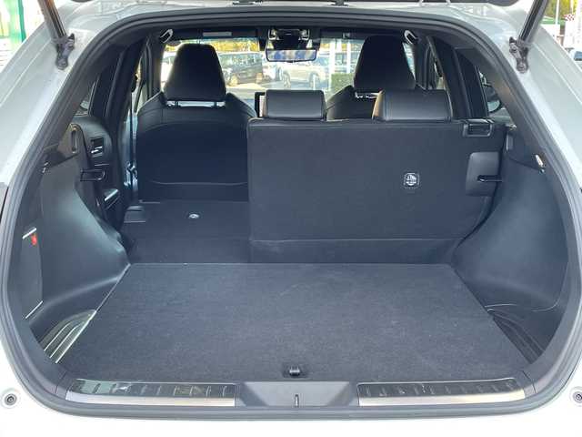 トヨタ ハリアー Z レザーパッケージ 長野県 2023(令5)年 0.5万km プラチナホワイトパールマイカ 禁煙車/4WD/純正12.3インチディスプレイオーディオ　ナビ機能付き/JBLプレミアムサウンド/Bluetooth/フルセグTV/全周囲カメラ/デジタルインナーミラー/ブラインドスポットモニター/レザーシート/前席シートヒーター/前席シートベンチレーション/前席パワーシート/D席メモリ付き/電動リアゲート/ステアリングヒーター/USB入力端子/ビルトインETC2.0/前後ドラレコ/トヨタセーフティセンス/レーダークルーズコントロール/純正AW19インチ/純正フロアマット/スマートキー/プッシュスタート