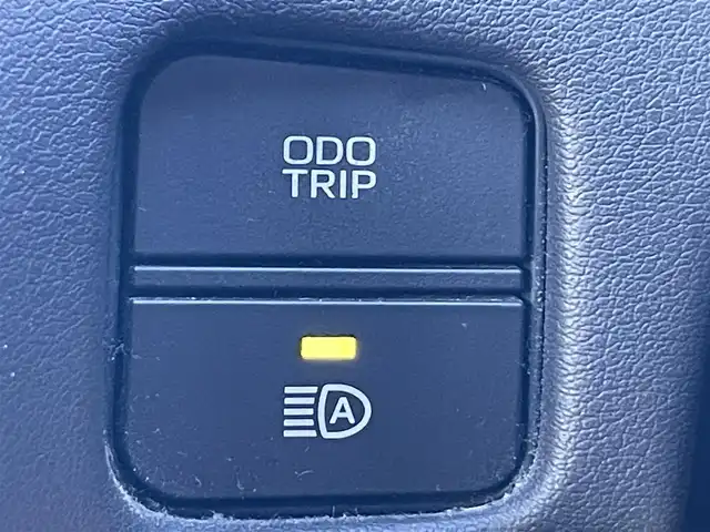 トヨタ クラウン ハイブリッド S 岡山県 2018(平30)年 12万km 黒 登録時走行距離119489km/純正ナビ/フルセグTV(AM/FM/CD/DVD/Bluetooth)/バックカメラ/ビルトインETC2.0/ドライブレコーダー/トヨタセーフティセンス/・レーダークルーズコントロール/・オートマチックハイビーム/・プリクラッシュセーフティ/・レーンディバーチャーアラート/横滑り防止装置/オートブレーキホールド/D/N席パワーシート/D/N席シートヒーター/ステアリングヒーター/純正フロアマット/17インチ純正AW