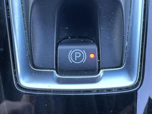 トヨタ クラウン ハイブリッド S 岡山県 2018(平30)年 12万km 黒 登録時走行距離119489km/純正ナビ/フルセグTV(AM/FM/CD/DVD/Bluetooth)/バックカメラ/ビルトインETC2.0/ドライブレコーダー/トヨタセーフティセンス/・レーダークルーズコントロール/・オートマチックハイビーム/・プリクラッシュセーフティ/・レーンディバーチャーアラート/横滑り防止装置/オートブレーキホールド/D/N席パワーシート/D/N席シートヒーター/ステアリングヒーター/純正フロアマット/17インチ純正AW