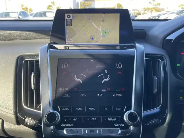 トヨタ クラウン ハイブリッド S 岡山県 2018(平30)年 12万km 黒 登録時走行距離119489km/純正ナビ/フルセグTV(AM/FM/CD/DVD/Bluetooth)/バックカメラ/ビルトインETC2.0/ドライブレコーダー/トヨタセーフティセンス/・レーダークルーズコントロール/・オートマチックハイビーム/・プリクラッシュセーフティ/・レーンディバーチャーアラート/横滑り防止装置/オートブレーキホールド/D/N席パワーシート/D/N席シートヒーター/ステアリングヒーター/純正フロアマット/17インチ純正AW