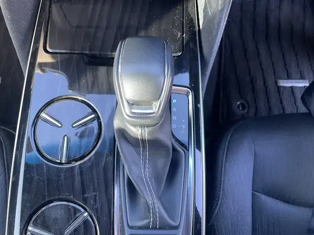 トヨタ クラウン ハイブリッド S 岡山県 2018(平30)年 12万km 黒 登録時走行距離119489km/純正ナビ/フルセグTV(AM/FM/CD/DVD/Bluetooth)/バックカメラ/ビルトインETC2.0/ドライブレコーダー/トヨタセーフティセンス/・レーダークルーズコントロール/・オートマチックハイビーム/・プリクラッシュセーフティ/・レーンディバーチャーアラート/横滑り防止装置/オートブレーキホールド/D/N席パワーシート/D/N席シートヒーター/ステアリングヒーター/純正フロアマット/17インチ純正AW