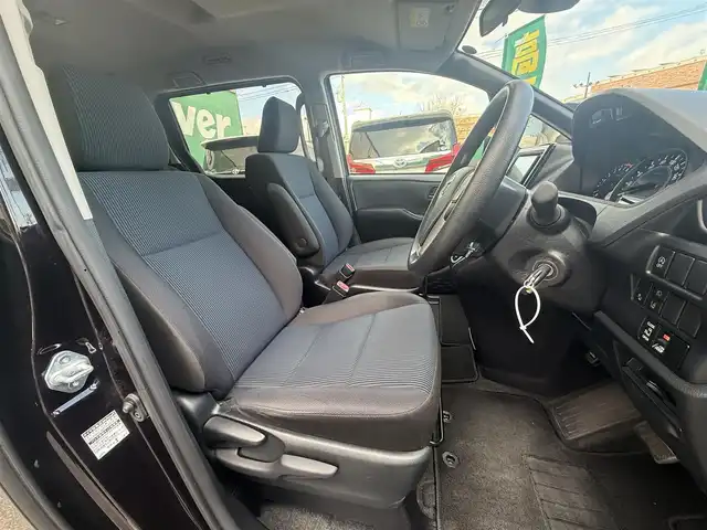 トヨタ ノア X 千葉県 2021(令3)年 6.3万km ボルドーマイカメタリック 社外ナビ/(Bluetooth/CD/AM/FM/AUX)/片側パワースライドドア/クルーズコントロール/バックカメラ/衝突軽減ブレーキ/レーンキープアシスト/コーナーセンサー/ETC/社外フロアマット/オートライト/オートマチックハイビーム/2列目サンバイザー/電動格納ミラー/リモコンキー