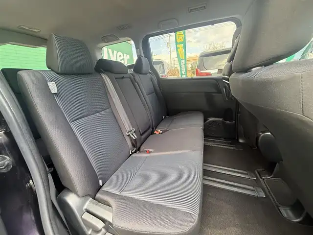 トヨタ ノア X 千葉県 2021(令3)年 6.3万km ボルドーマイカメタリック 社外ナビ/(Bluetooth/CD/AM/FM/AUX)/片側パワースライドドア/クルーズコントロール/バックカメラ/衝突軽減ブレーキ/レーンキープアシスト/コーナーセンサー/ETC/社外フロアマット/オートライト/オートマチックハイビーム/2列目サンバイザー/電動格納ミラー/リモコンキー