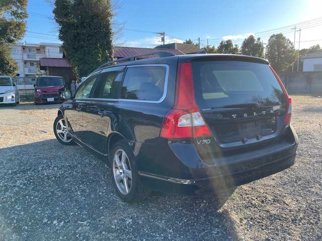 ボルボ Ｖ７０ 2．5T LE 東京都 2008(平20)年 14.5万km 黒 AA出品予定/運転席パワーシート＆シートメモリー/前席シートヒーター/ルーフレール/ベージュ革シート/純正ナビ＆バックカメラ/保証書・取説